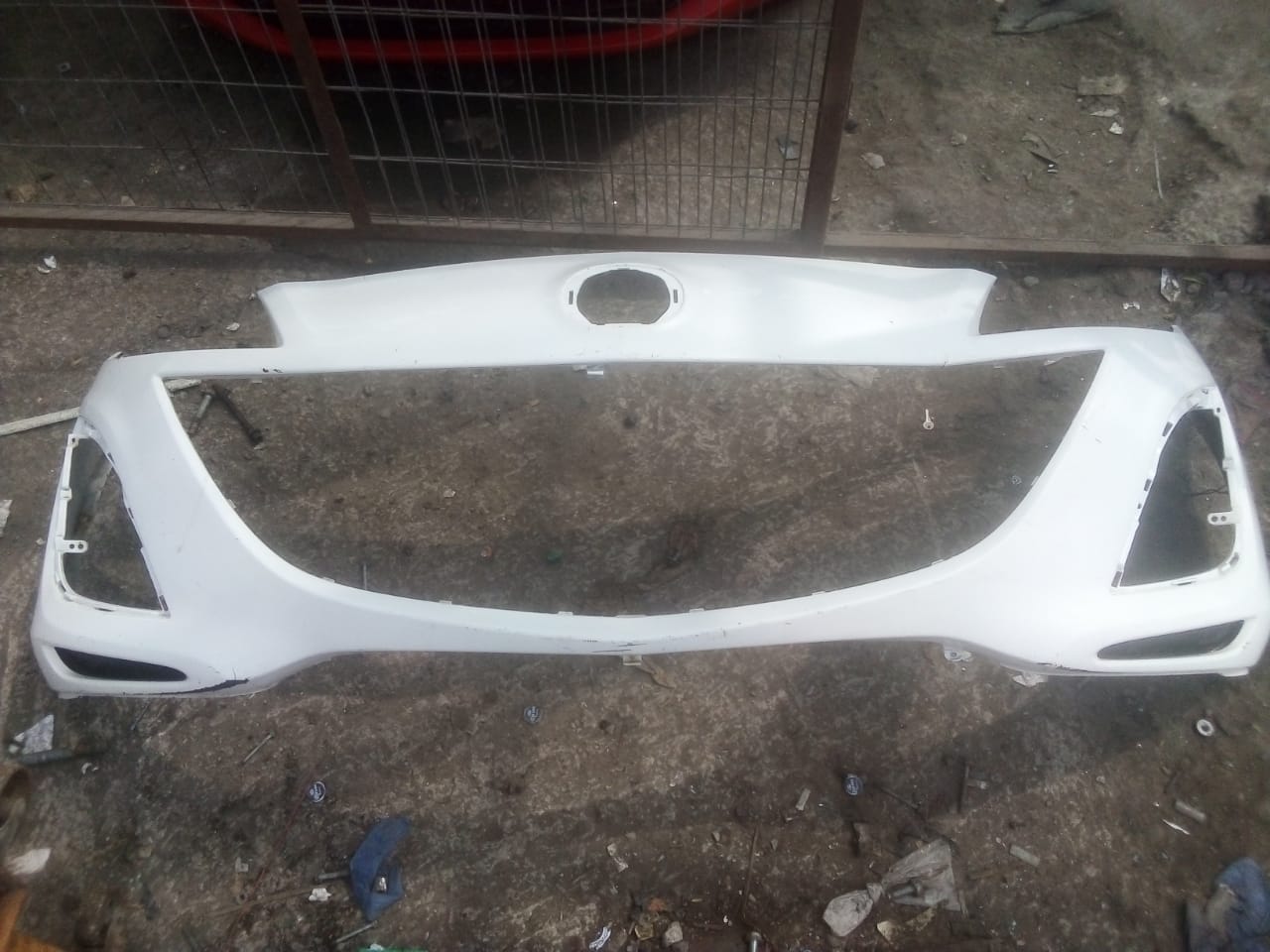 PARACHOQUES DELANTERO MAZAD 3 2012 AL 2013